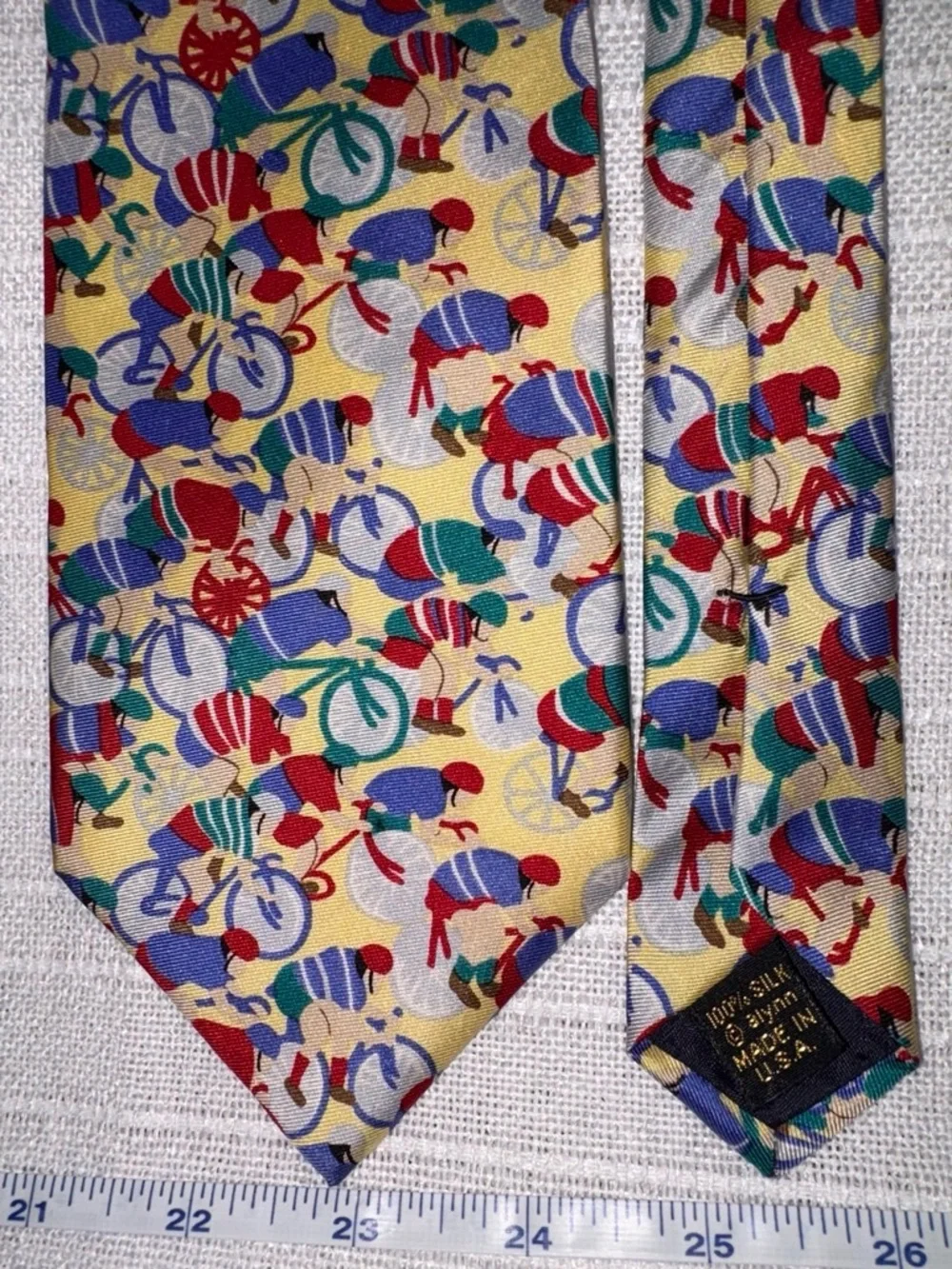 VINTAGE Alynn Neckwear Tour De France Cycling Silk Tie Rare Novelty Bike Yellow.